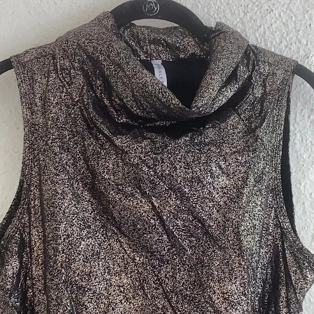 Fabletics Liora Vest Metallic Size XS - Picture 4 of 7